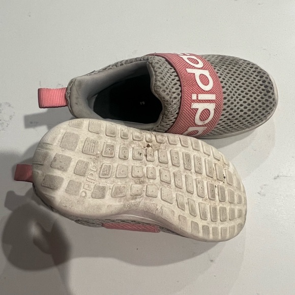 Toddler adidas shoes - Picture 3 of 4